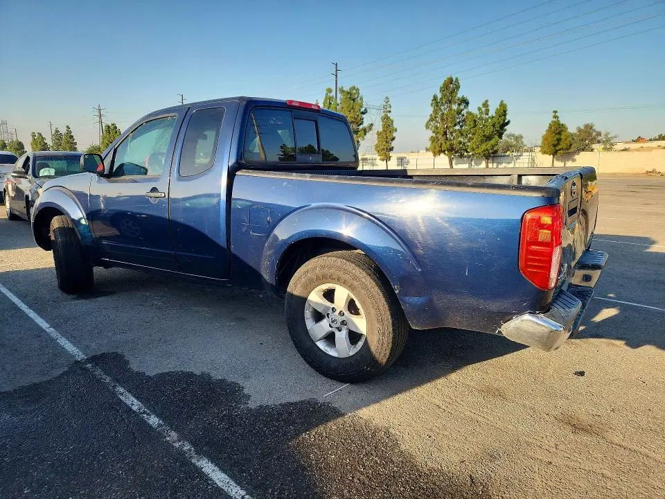 2025 NISSAN FRONTIER SV V6  