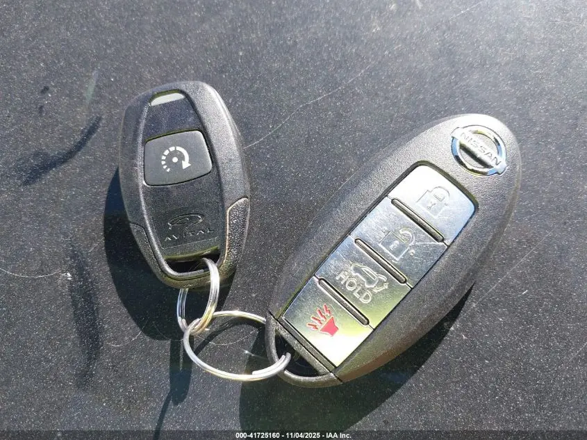 2017 NISSAN PATHFINDER SV