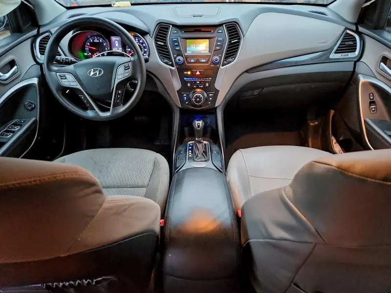 2016 HYUNDAI SANTA FE SE  