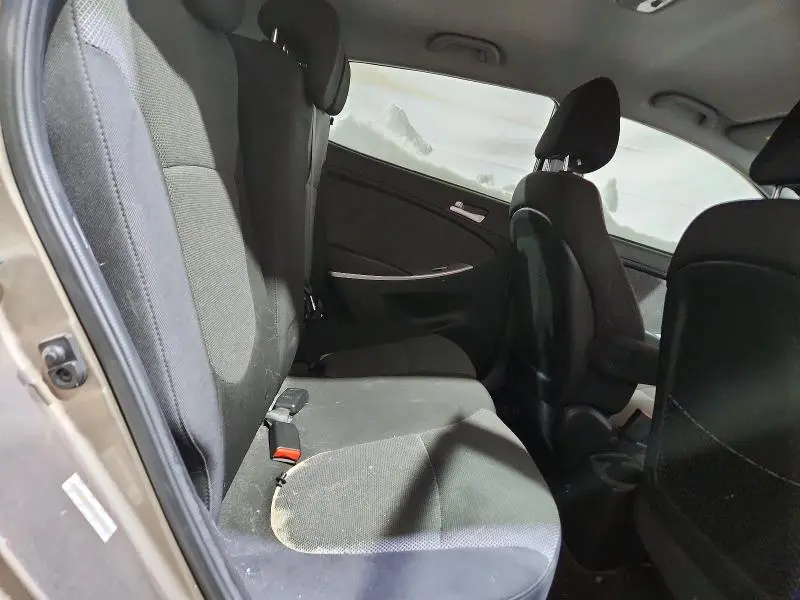 2014 HYUNDAI ACCENT GS  