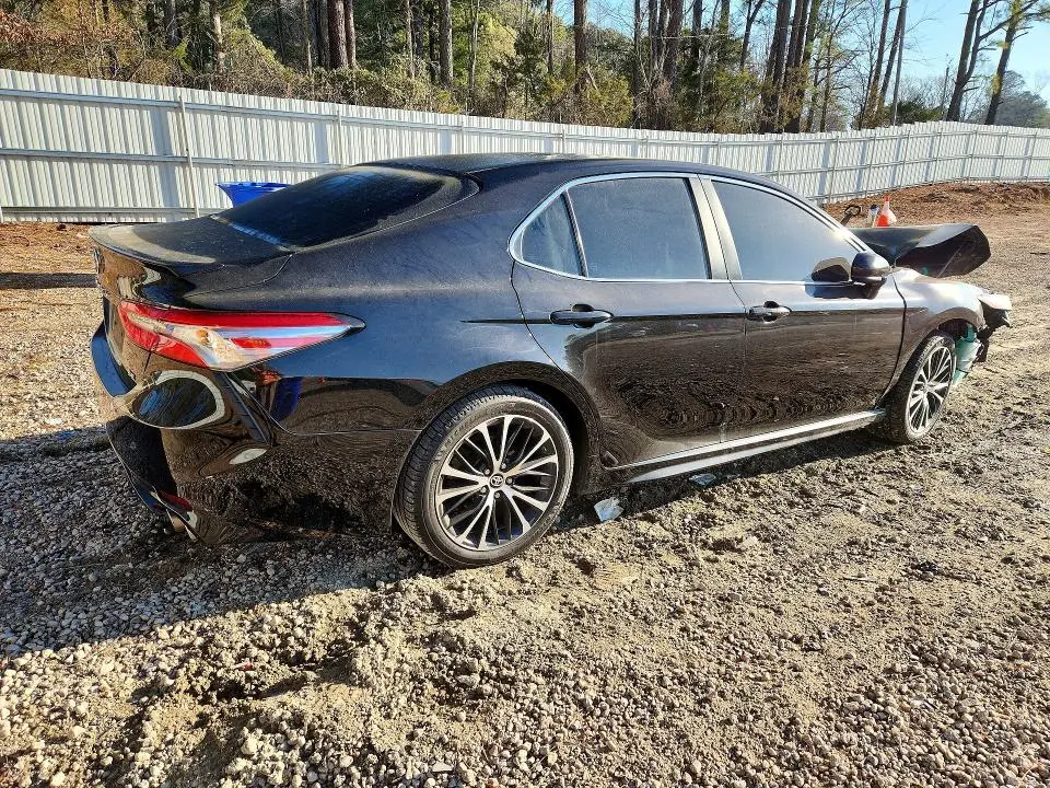 2018 TOYOTA CAMRY SE  