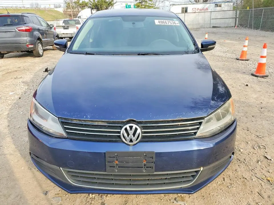2011 VOLKSWAGEN JETTA SE  