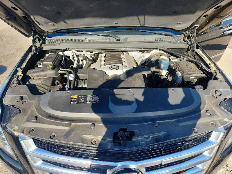 2015 CADILLAC ESCALADE LUXURY  