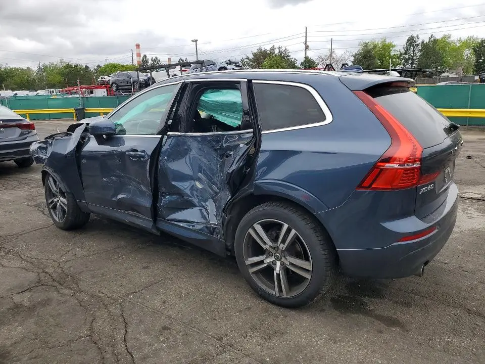2021 VOLVO XC60 T5 MOMENTUM  