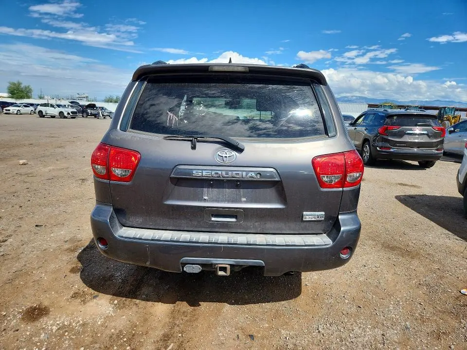 2013 TOYOTA SEQUOIA SR5  