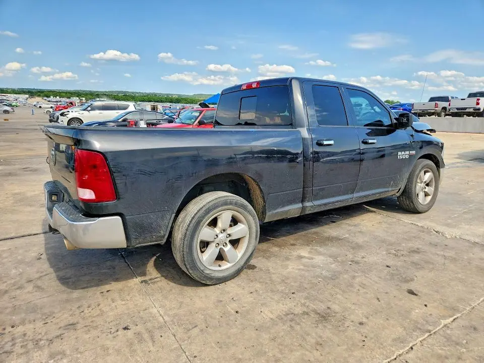 2015 RAM 1500 SLT  