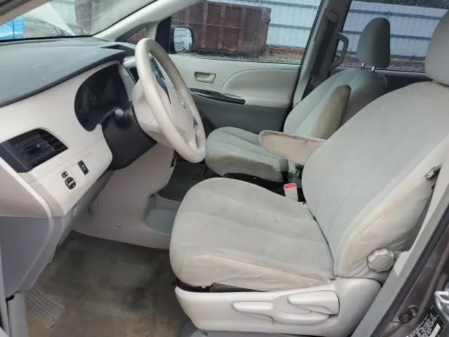 2011 TOYOTA SIENNA   