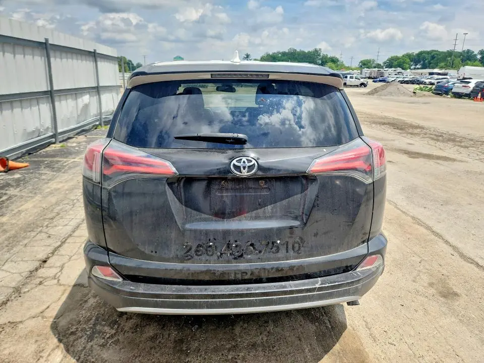 2018 TOYOTA RAV4 XLE  