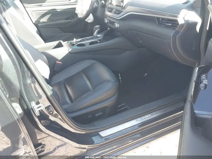 2022 NISSAN ALTIMA PLATINUM INTELLIGENT AWD