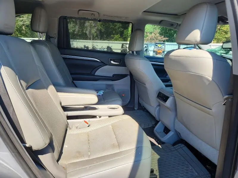 2016 TOYOTA HIGHLANDER LIMITED  