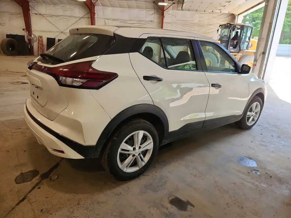 2024 NISSAN KICKS S  