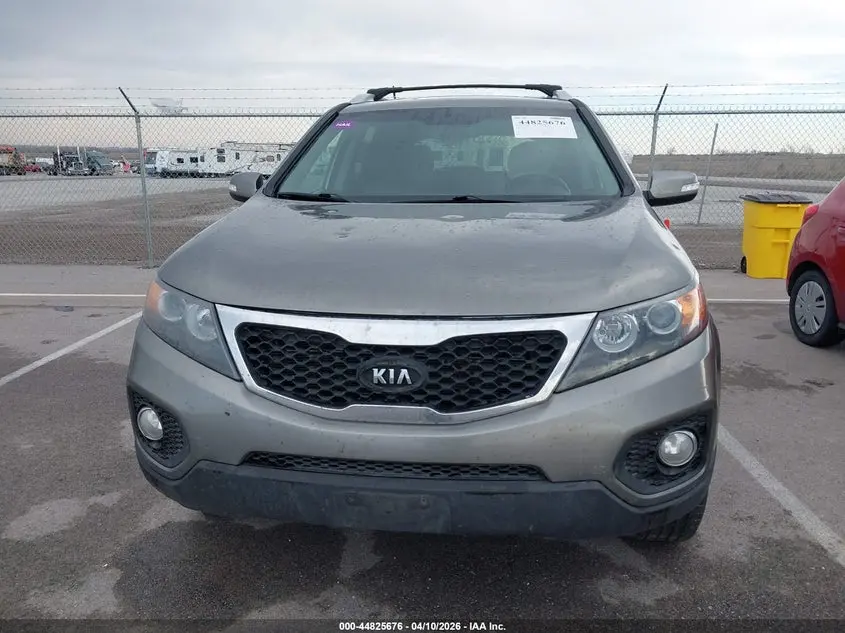 2012 KIA SORENTO LX