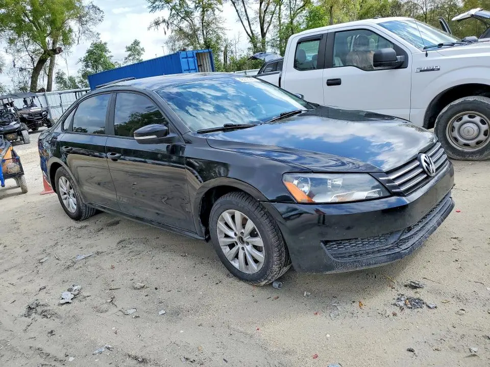 2013 VOLKSWAGEN PASSAT S  