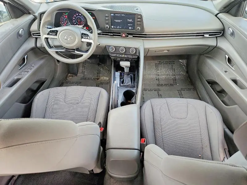 2021 HYUNDAI ELANTRA SE  