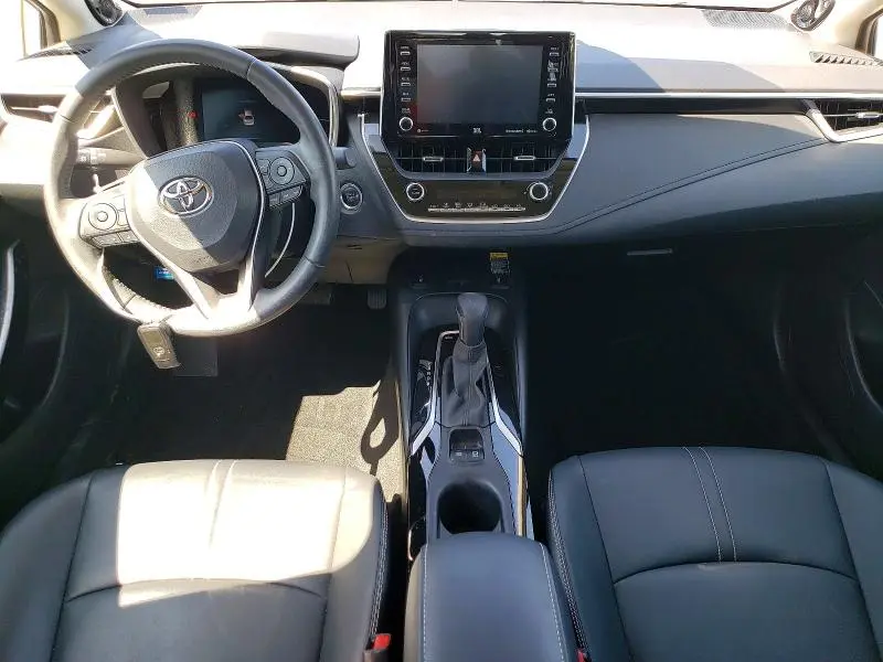 2022 TOYOTA COROLLA XLE  