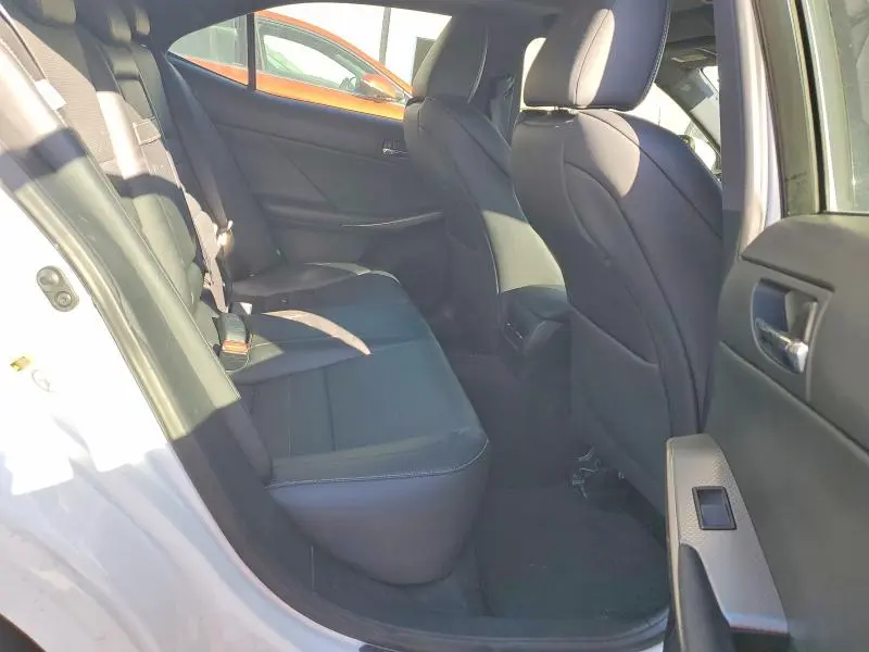 2016 LEXUS IS 200T BASE  