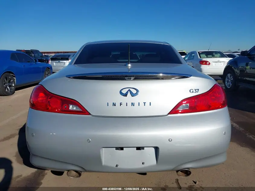 2013 INFINITI G37  