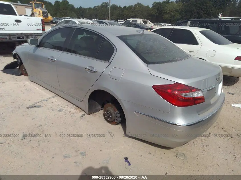 2012 HYUNDAI GENESIS 3.8