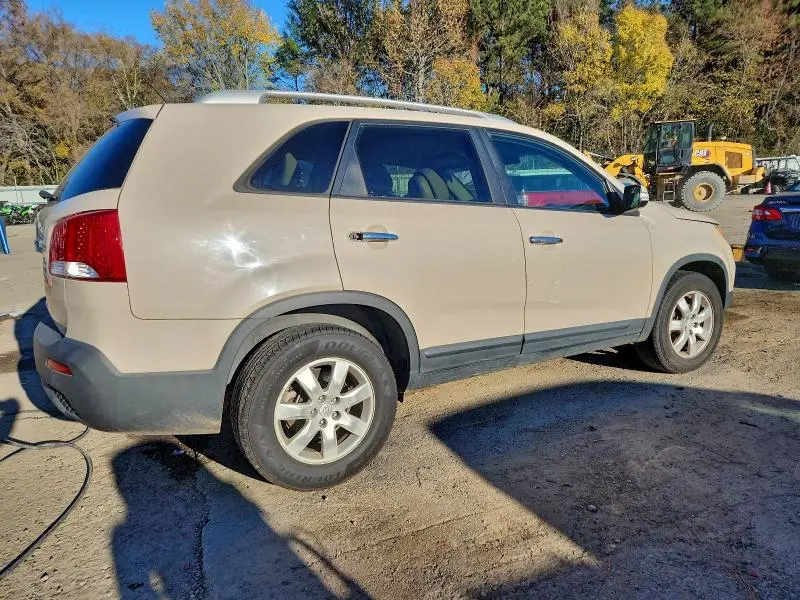 2011 KIA SORENTO BASE  