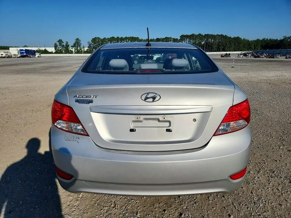 2012 HYUNDAI ACCENT GLS  