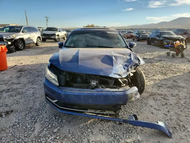 2016 VOLKSWAGEN PASSAT SE  