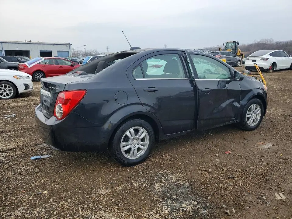 2015 CHEVROLET SONIC LT  