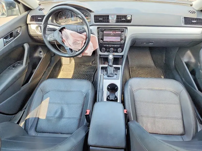 2013 VOLKSWAGEN PASSAT SE  