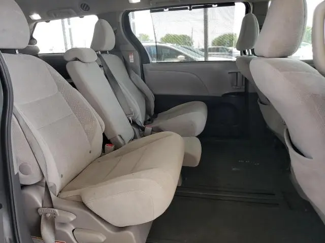 2015 TOYOTA SIENNA LE  