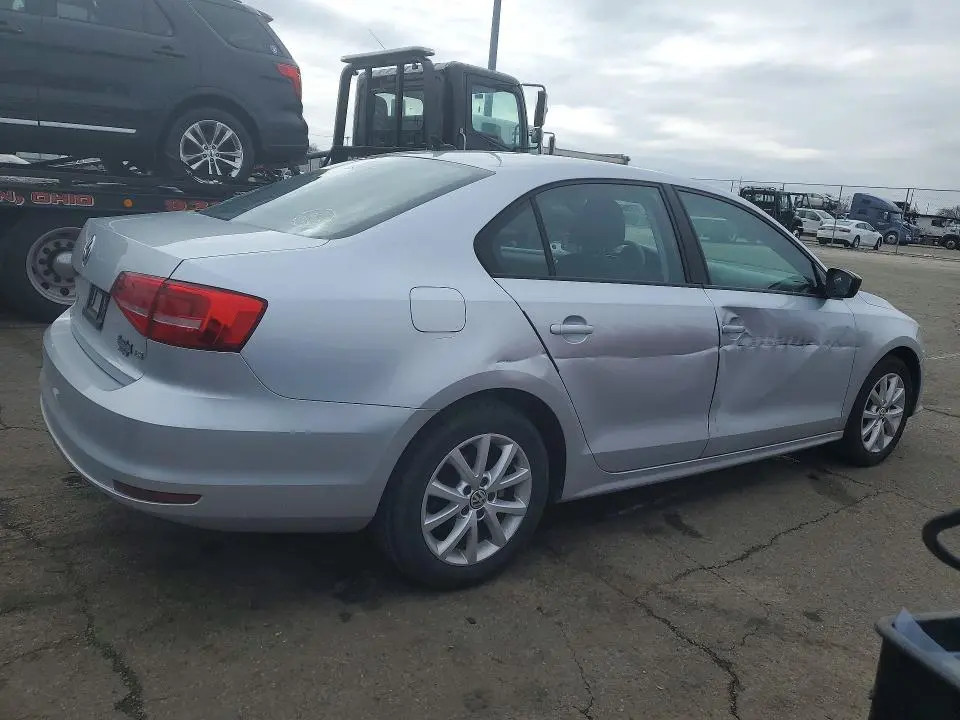2015 VOLKSWAGEN JETTA SE  