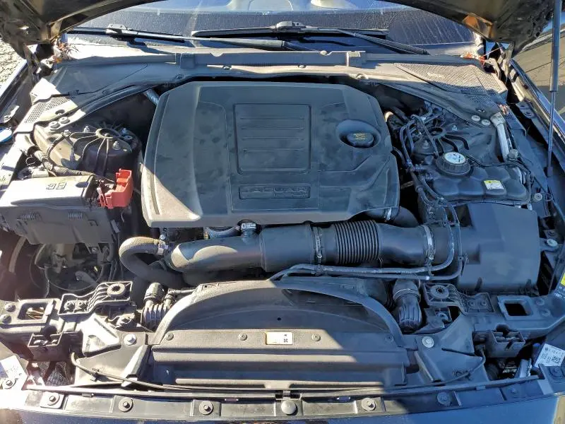 2019 JAGUAR XE PREMIUM  