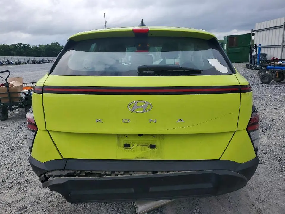 2024 HYUNDAI KONA SE  