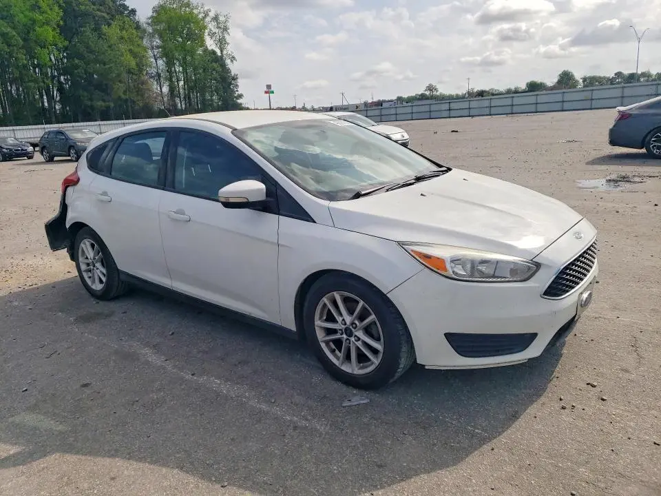 2017 FORD FOCUS SE  