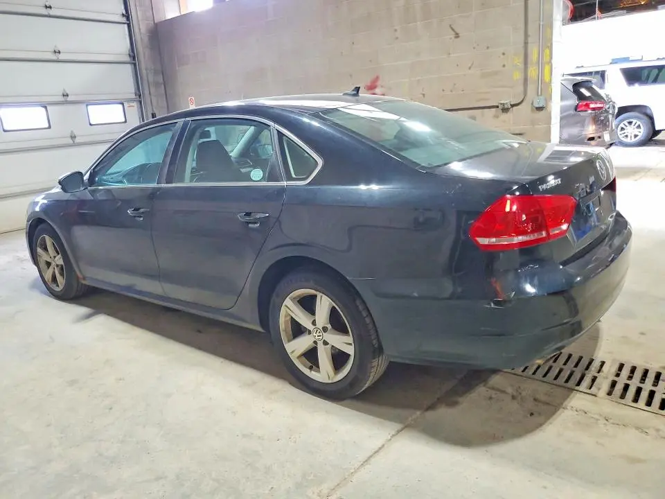 2013 VOLKSWAGEN PASSAT SE  