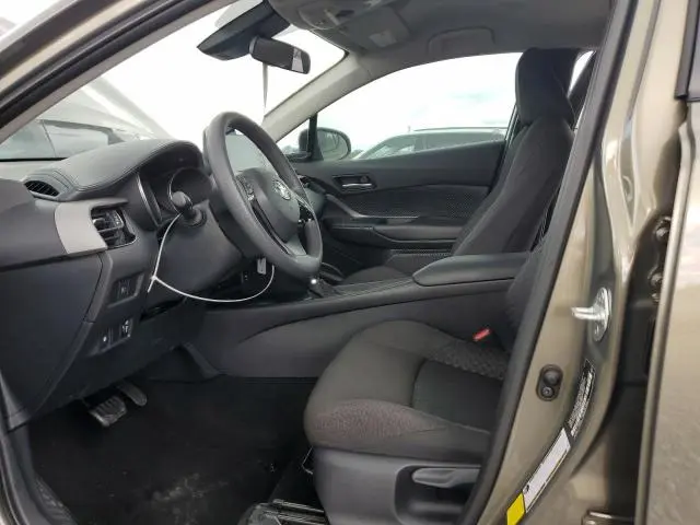 2021 TOYOTA C-HR XLE  