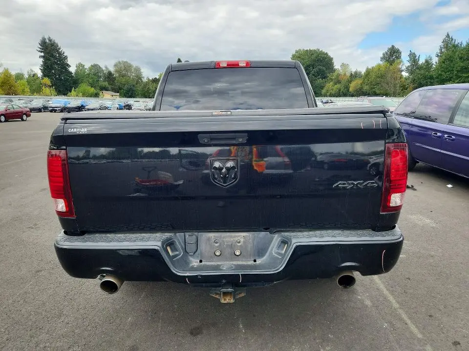 2014 RAM 1500 ST  