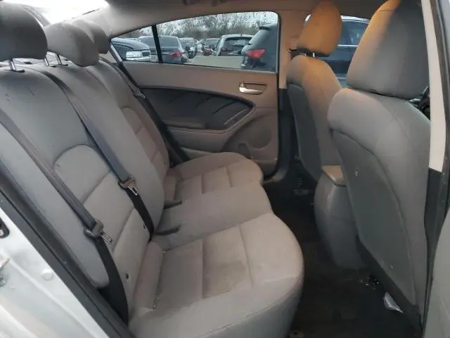 2017 KIA FORTE LX  