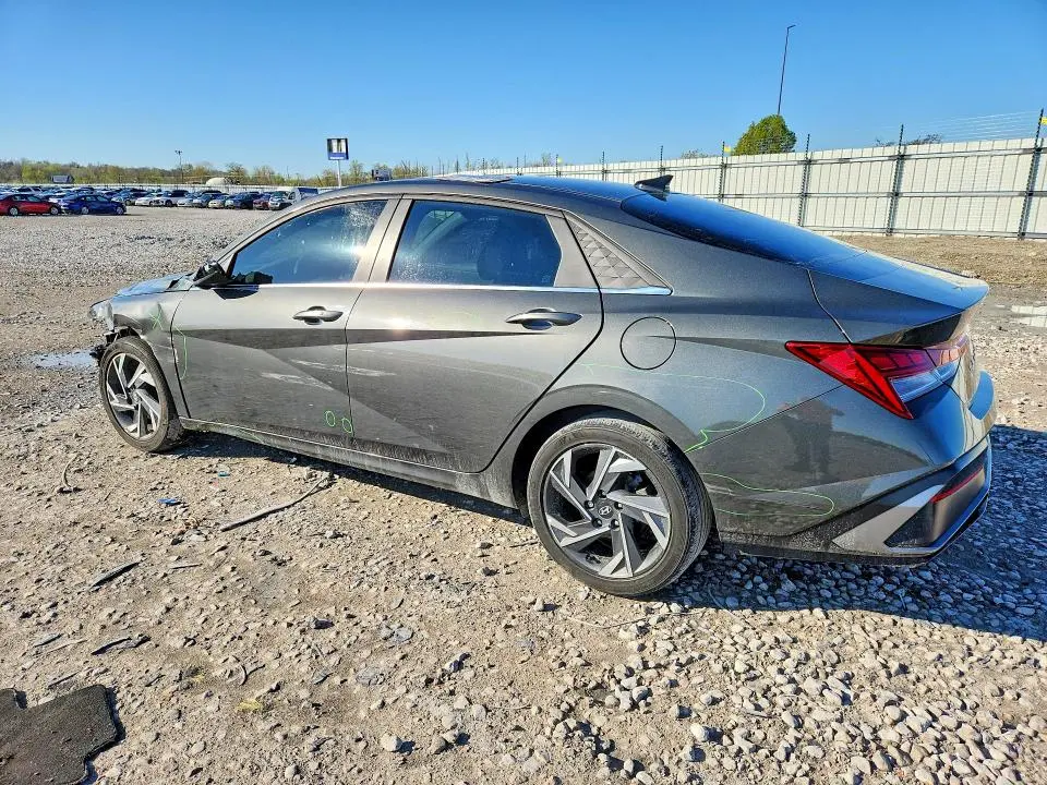 2024 HYUNDAI ELANTRA SEL  