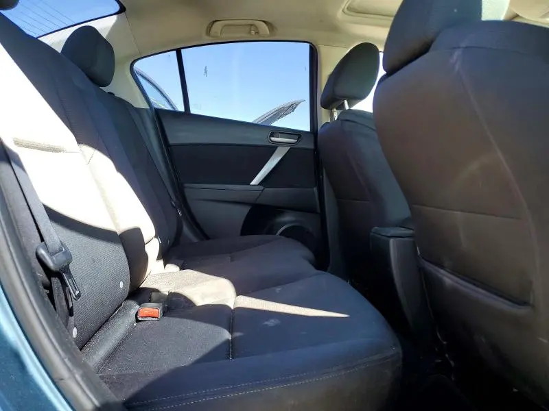 2010 MAZDA 3 S  