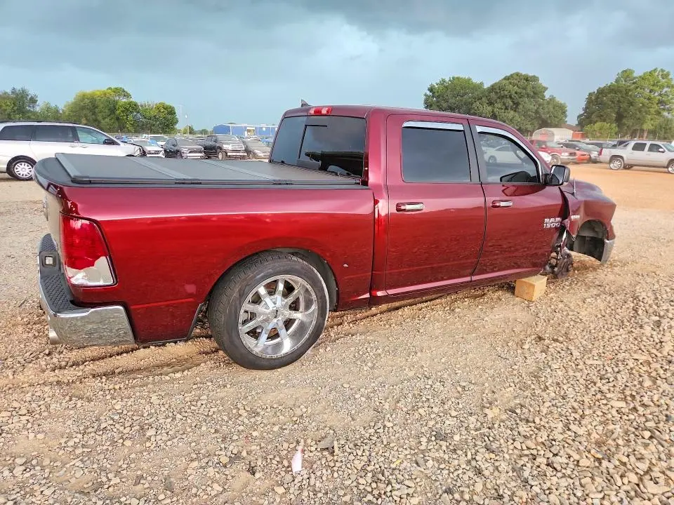 2016 RAM 1500 SLT  
