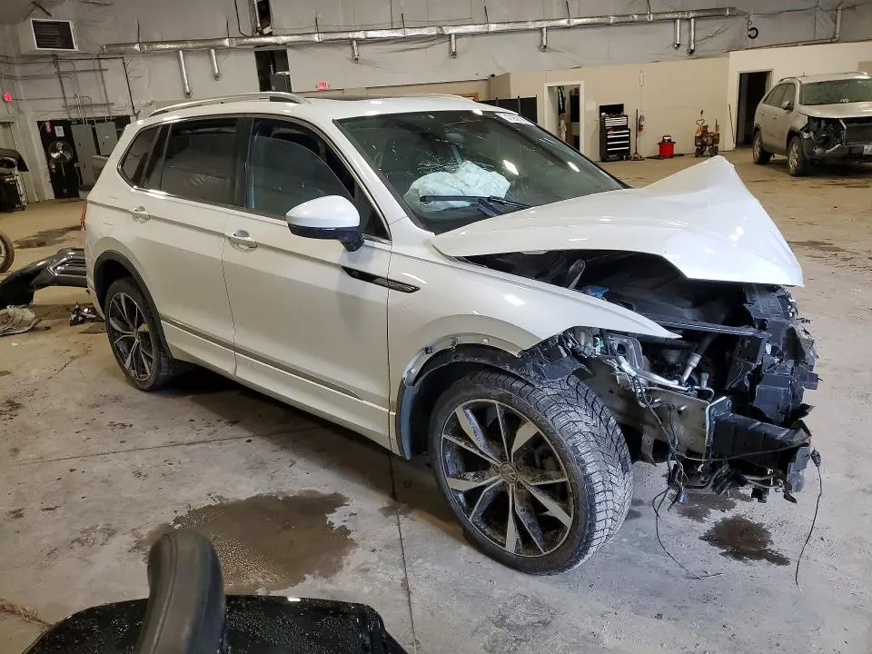 2024 VOLKSWAGEN TIGUAN SEL R-LINE BLACK  
