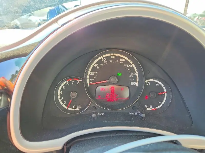 2013 VOLKSWAGEN BEETLE   
