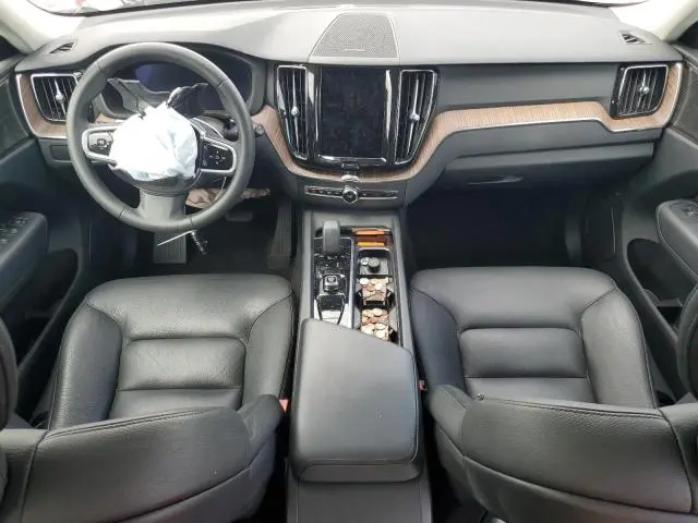 2023 VOLVO XC60 PLUS  