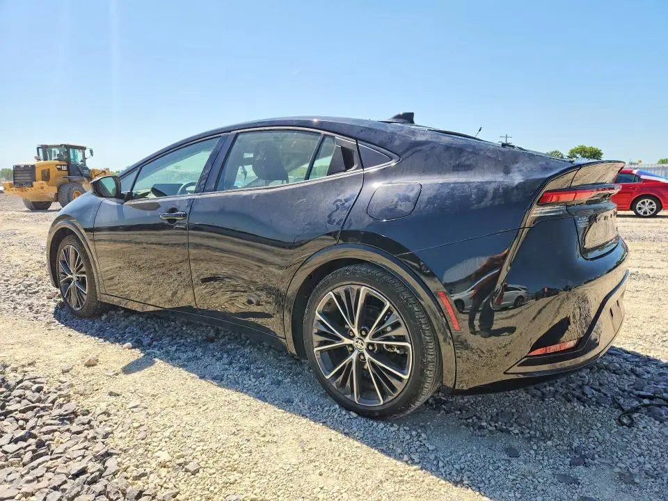 2024 TOYOTA PRIUS XLE  