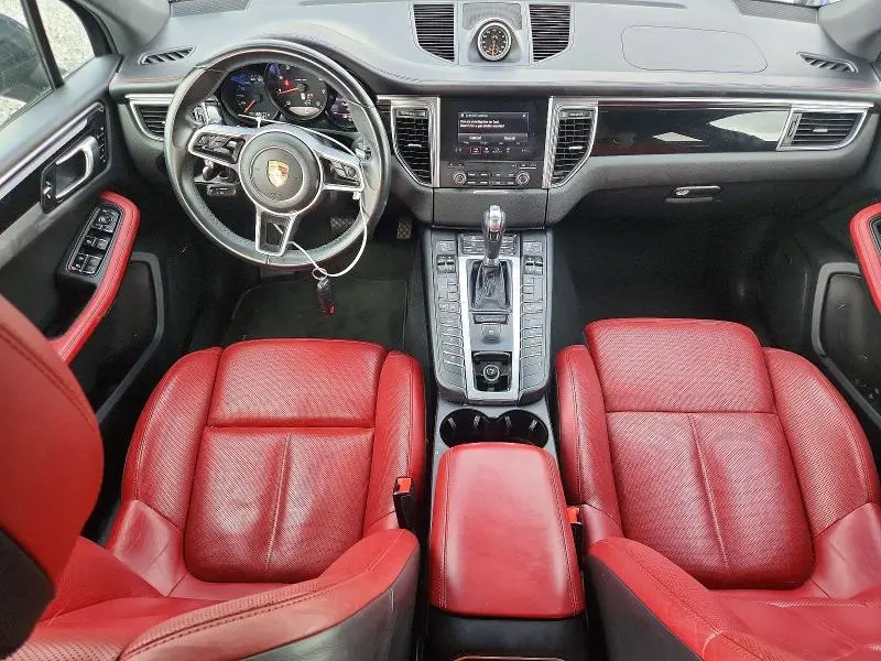 2018 PORSCHE MACAN   