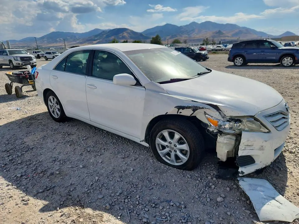 2011 TOYOTA CAMRY LE  