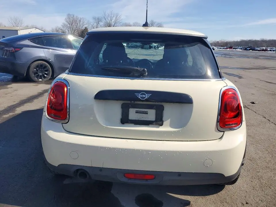 2019 MINI COOPER   