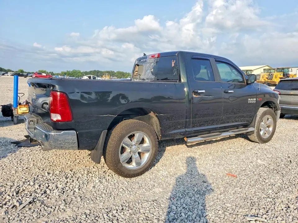 2016 RAM 1500 SLT  