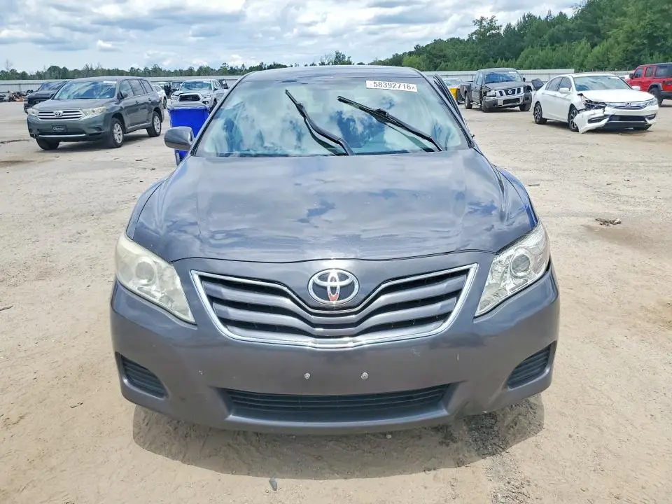 2011 TOYOTA CAMRY LE V6  