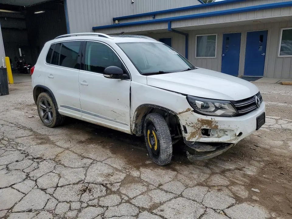 2017 VOLKSWAGEN TIGUAN SPORT  