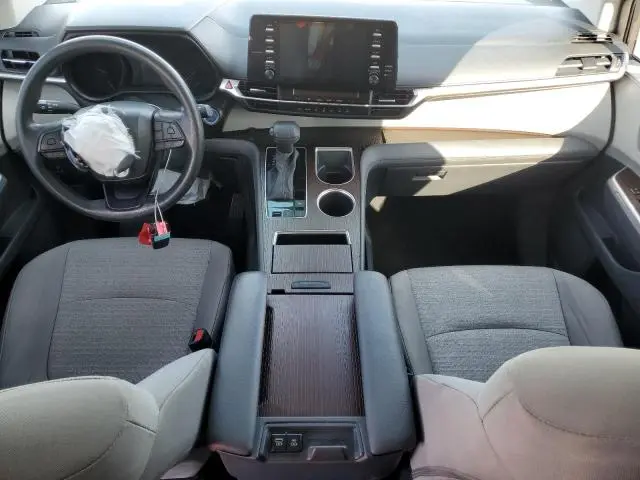 2023 TOYOTA SIENNA LE  